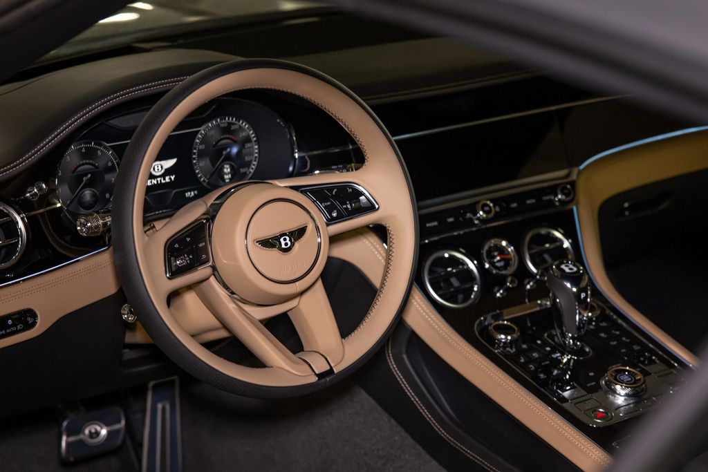 Bentley Continental GTC 2022