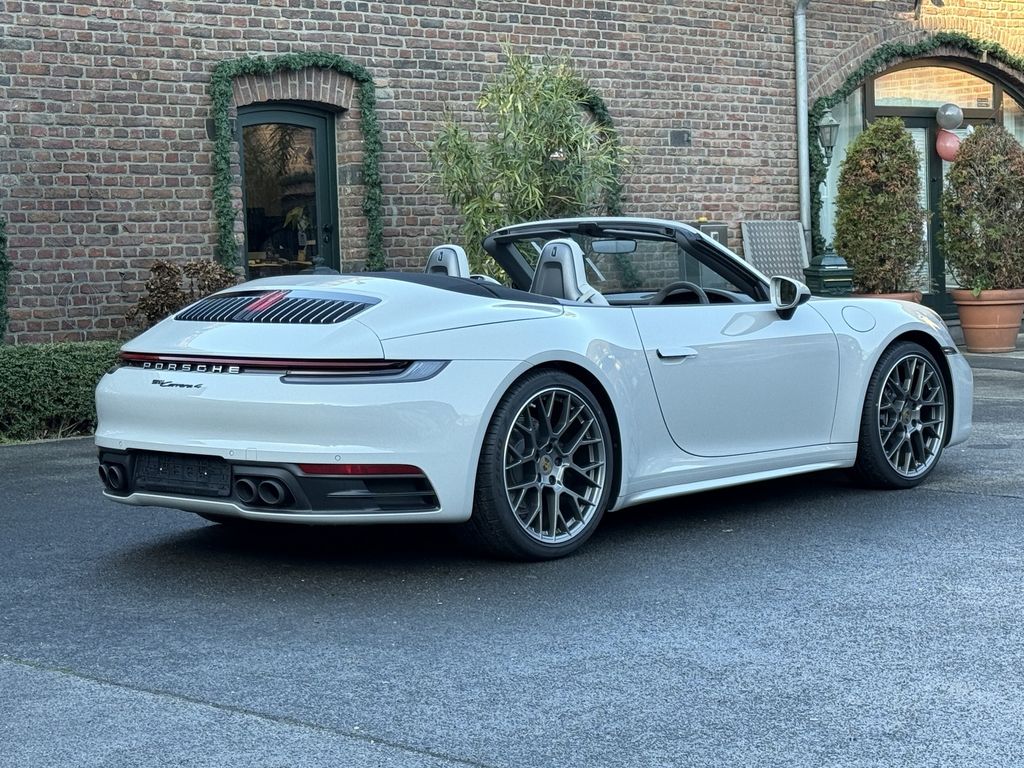 Porsche 992 2024