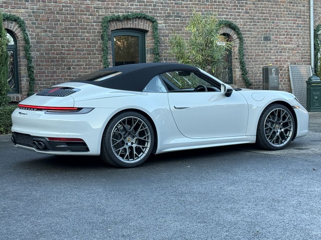 Porsche 992 2024