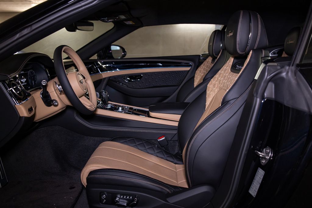 Bentley Continental GTC 2022