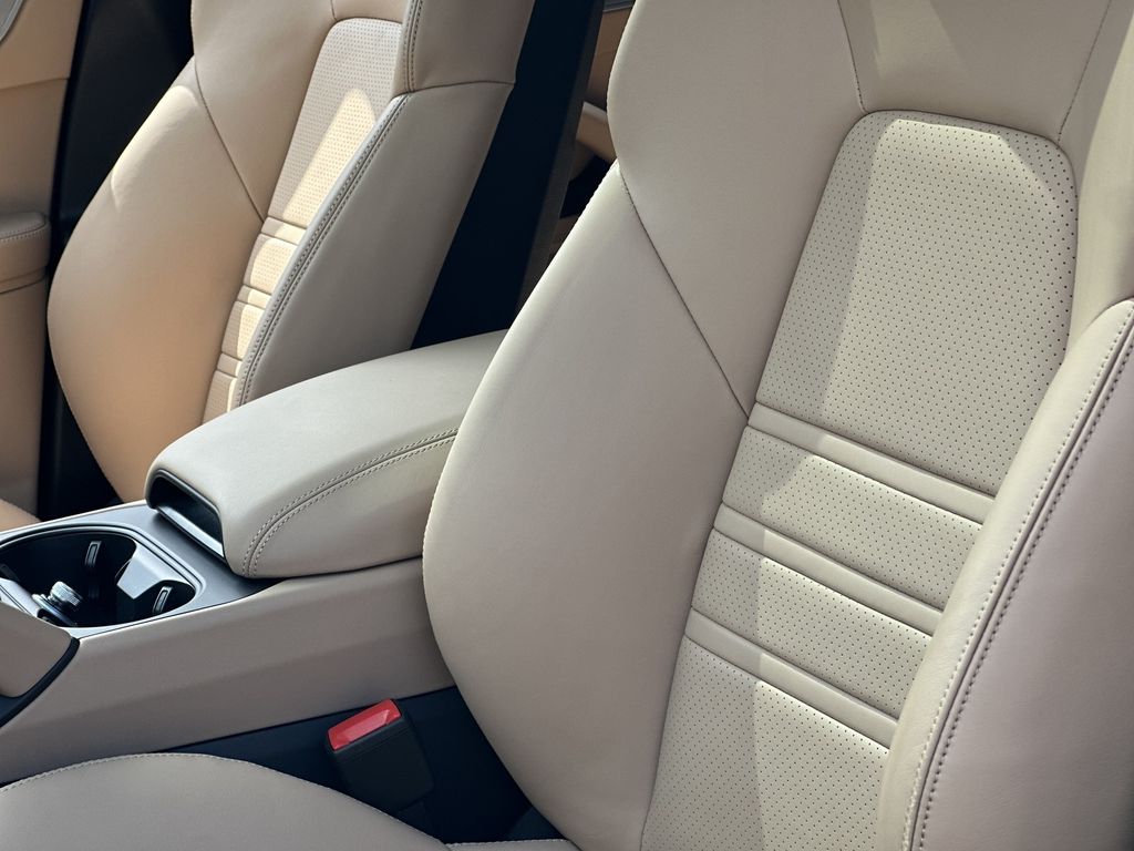 Porsche Cayenne 2024