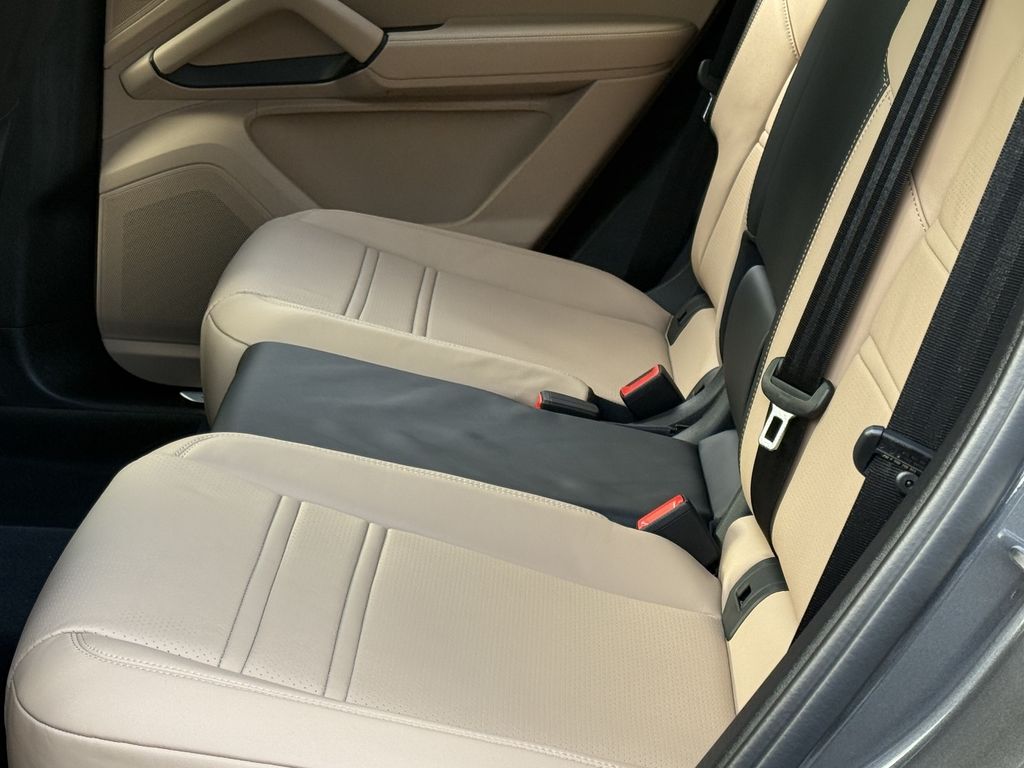 Porsche Cayenne 2024