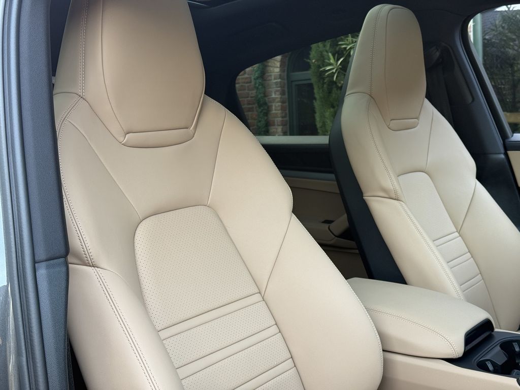 Porsche Cayenne 2024