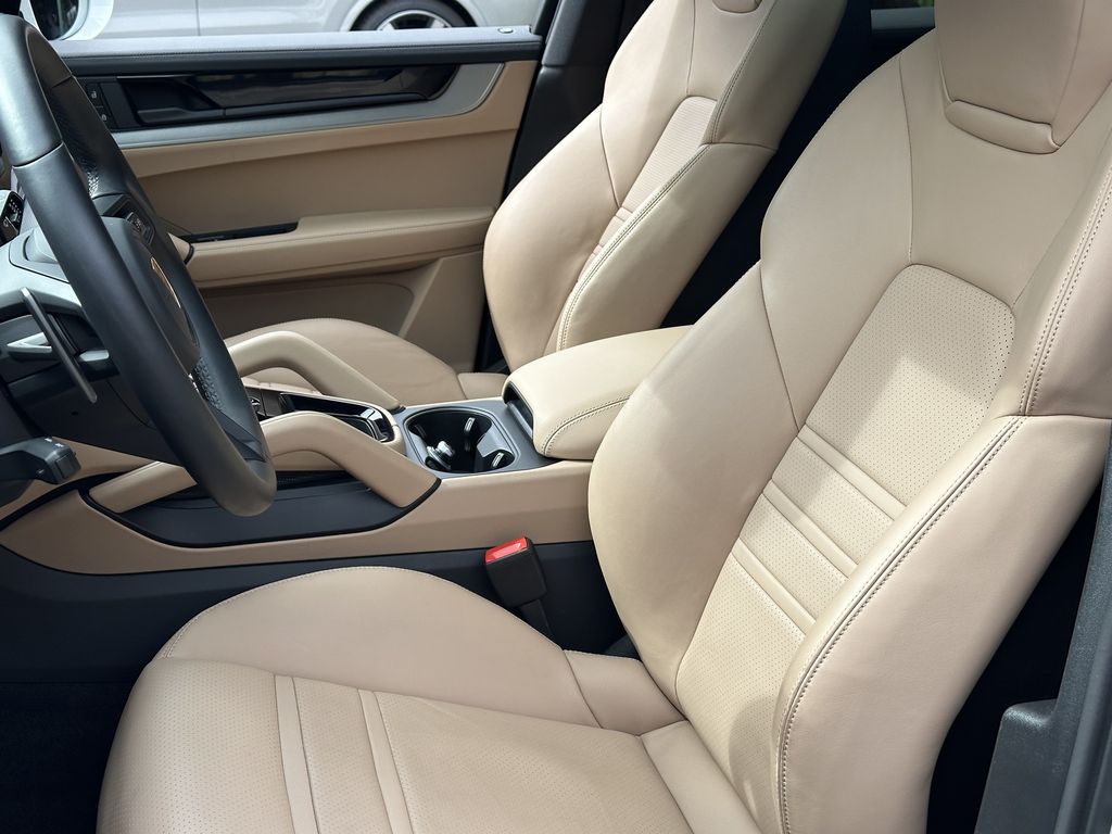 Porsche Cayenne 2024