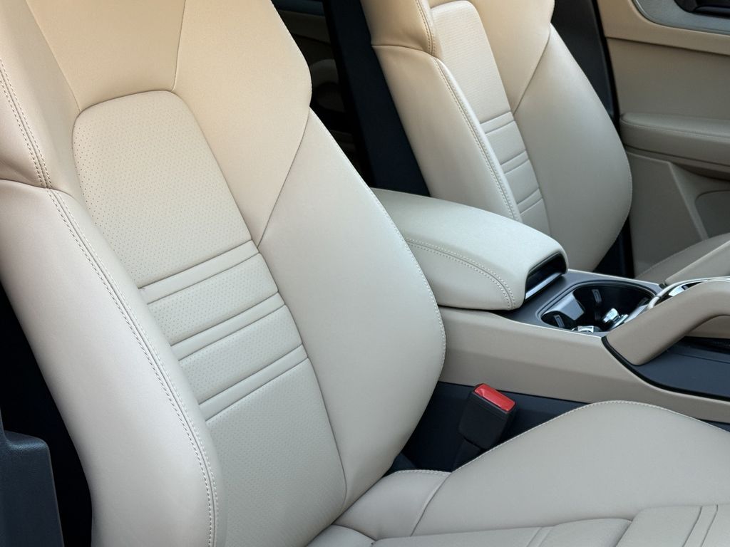 Porsche Cayenne 2025