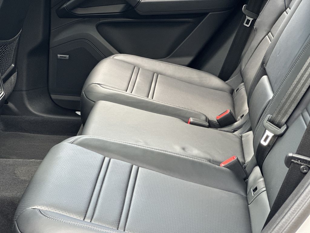 Porsche Cayenne 2023