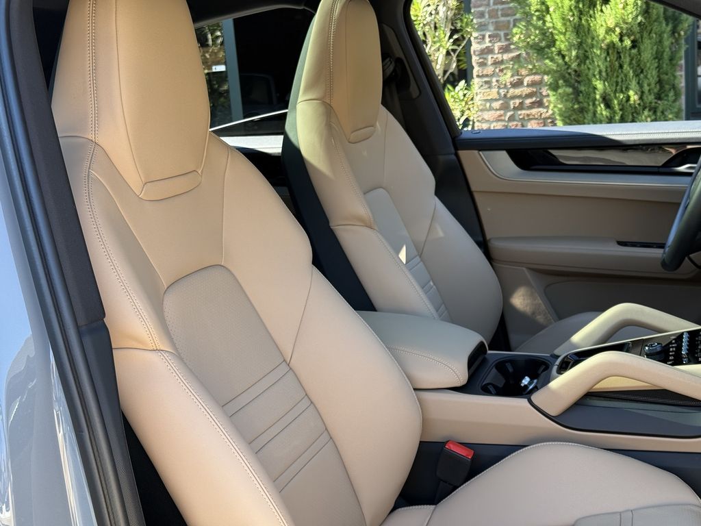 Porsche Cayenne 2025