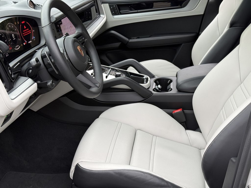 Porsche Cayenne 2024