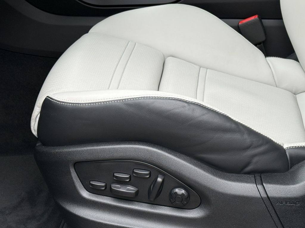 Porsche Cayenne 2024