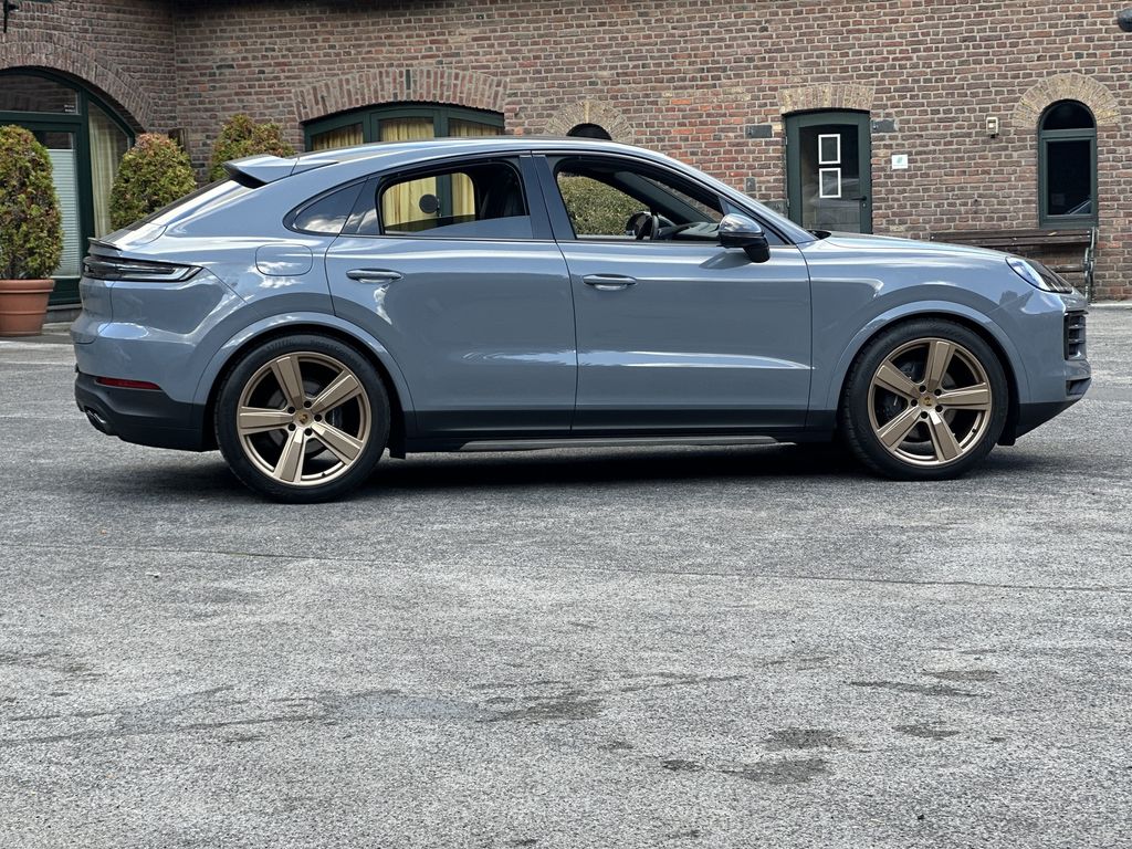 Porsche Cayenne 2025