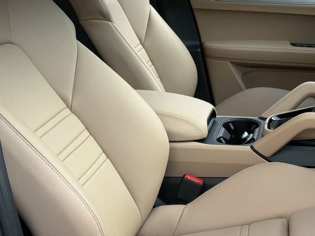 Porsche Cayenne 2025