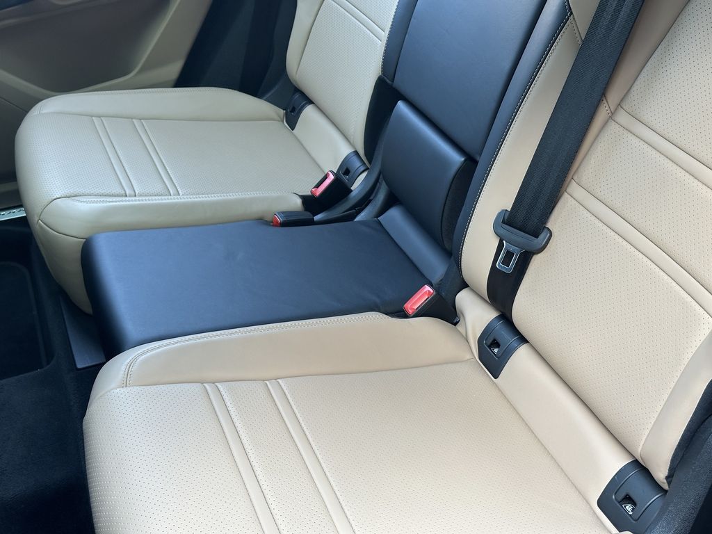 Porsche Cayenne 2025