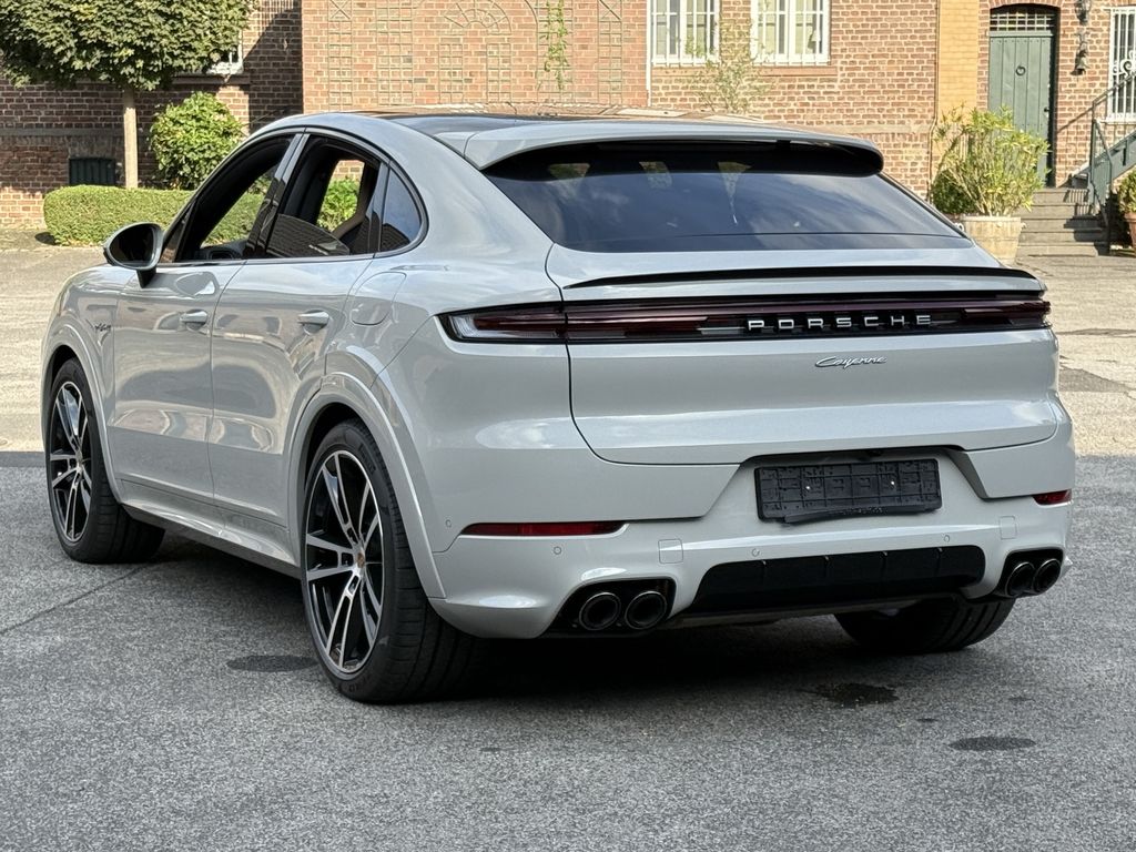 Porsche Cayenne 2025