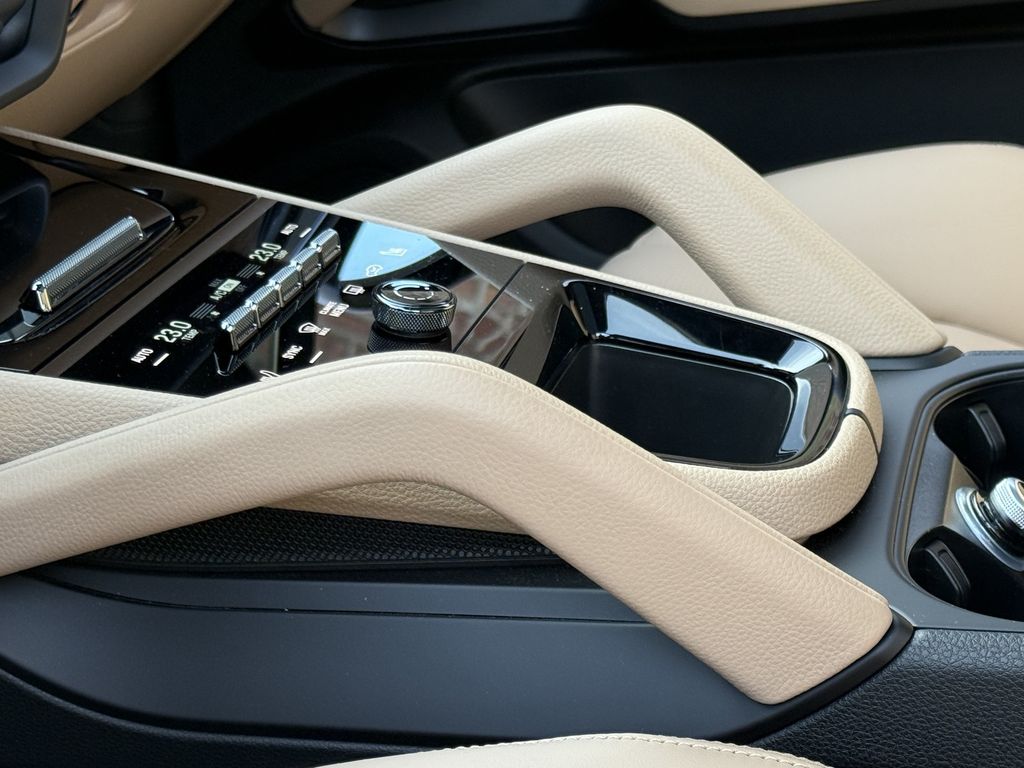 Porsche Cayenne 2025