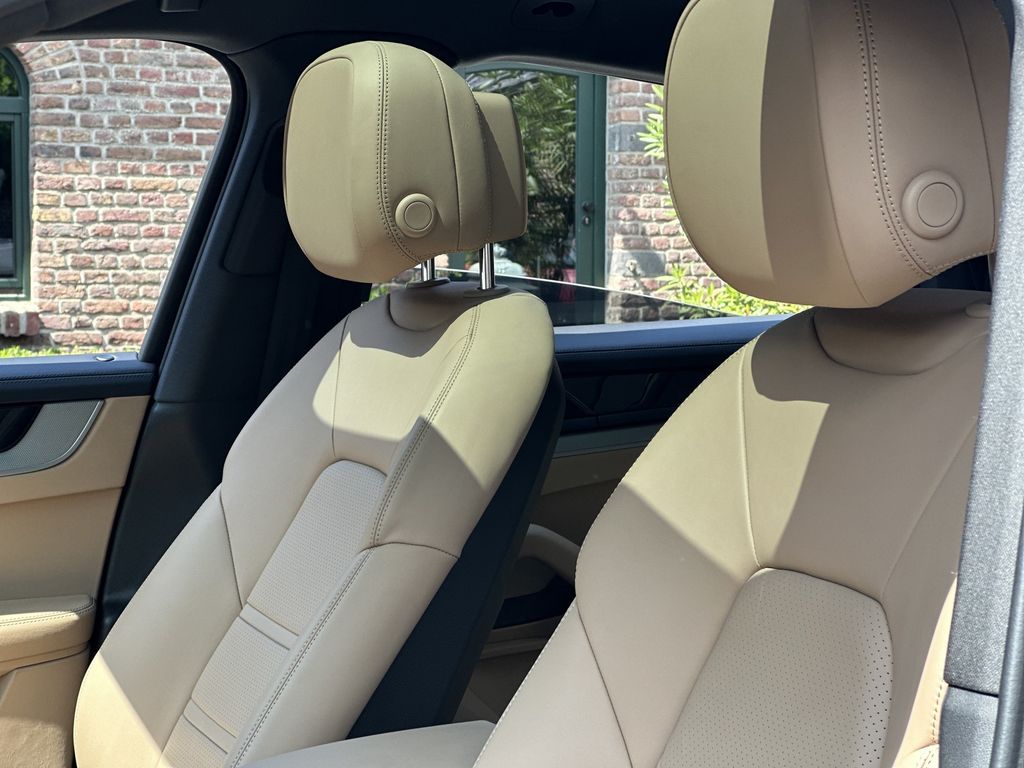 Porsche Cayenne 2025