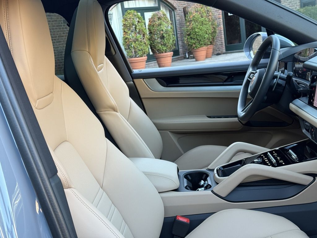 Porsche Cayenne 2025