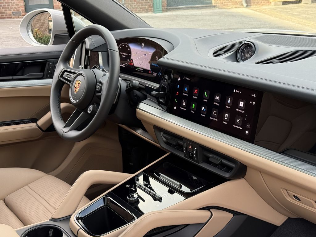 Porsche Cayenne 2025