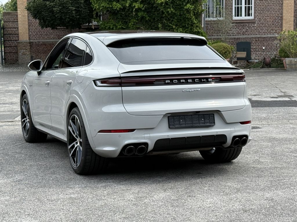 Porsche Cayenne 2025