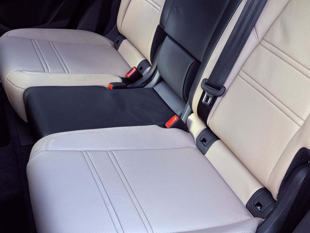 Porsche Cayenne 2025