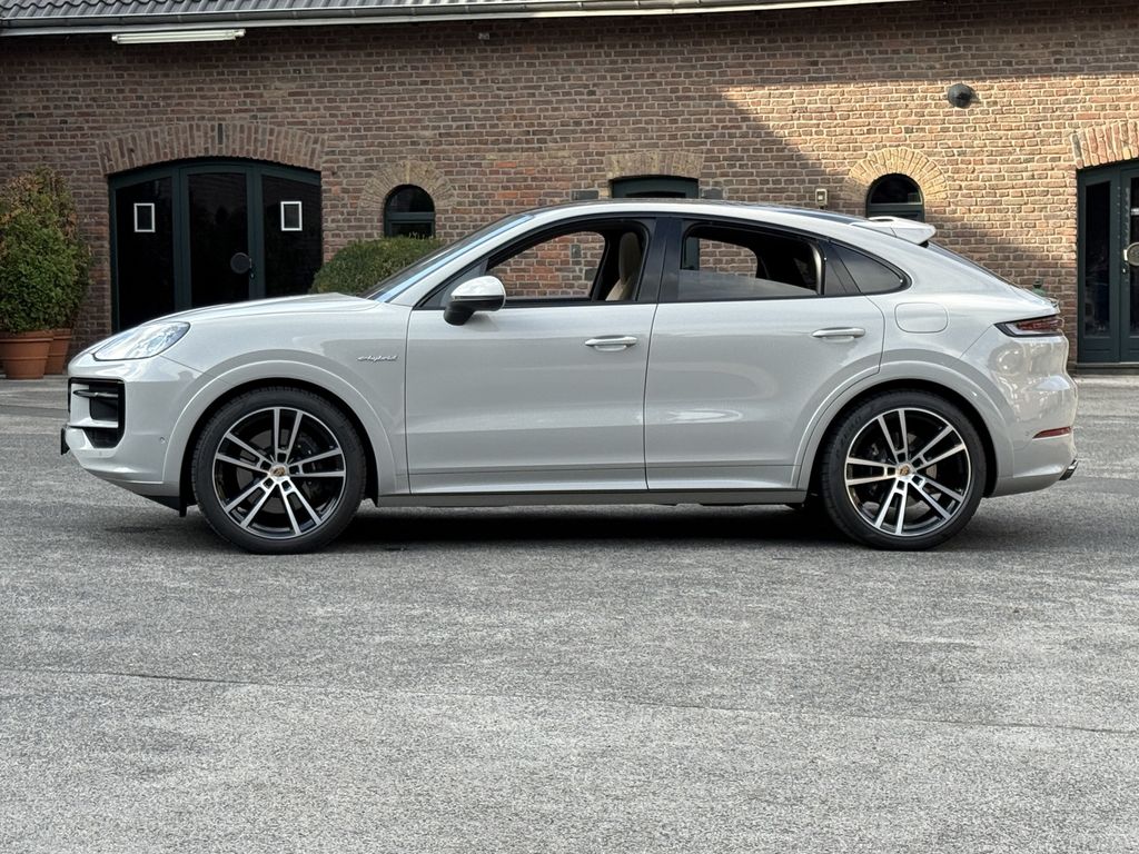 Porsche Cayenne 2025