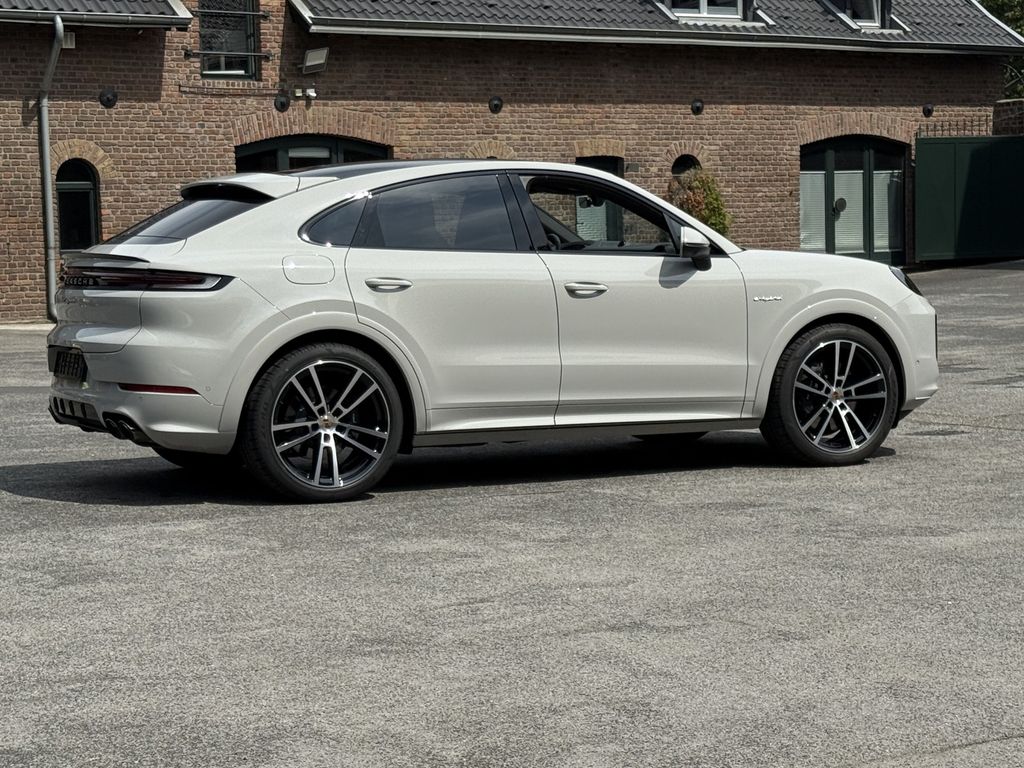 Porsche Cayenne 2025