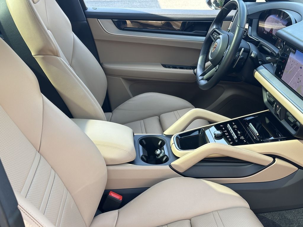 Porsche Cayenne 2025