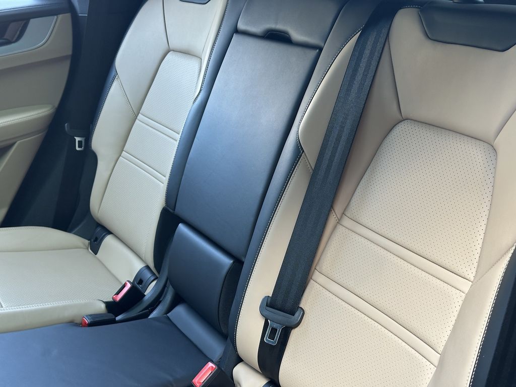 Porsche Cayenne 2025