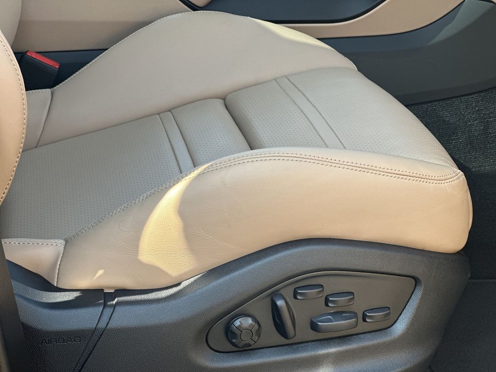 Porsche Cayenne 2025