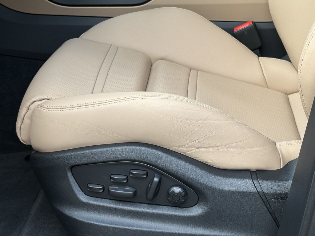 Porsche Cayenne 2025