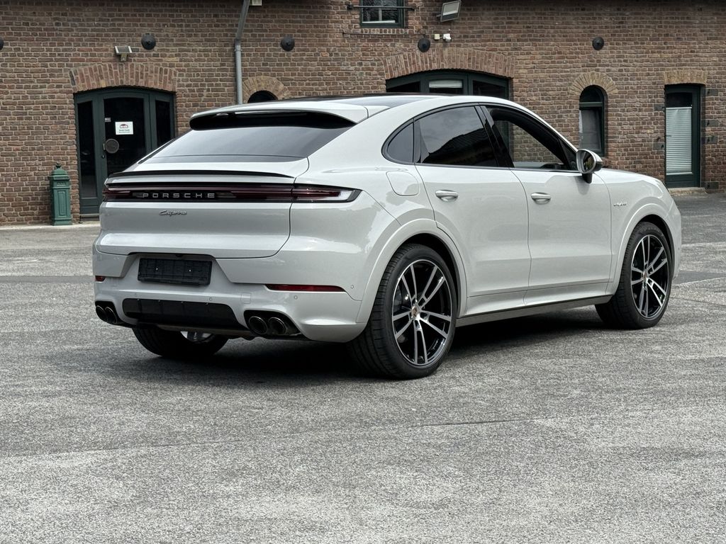 Porsche Cayenne 2025