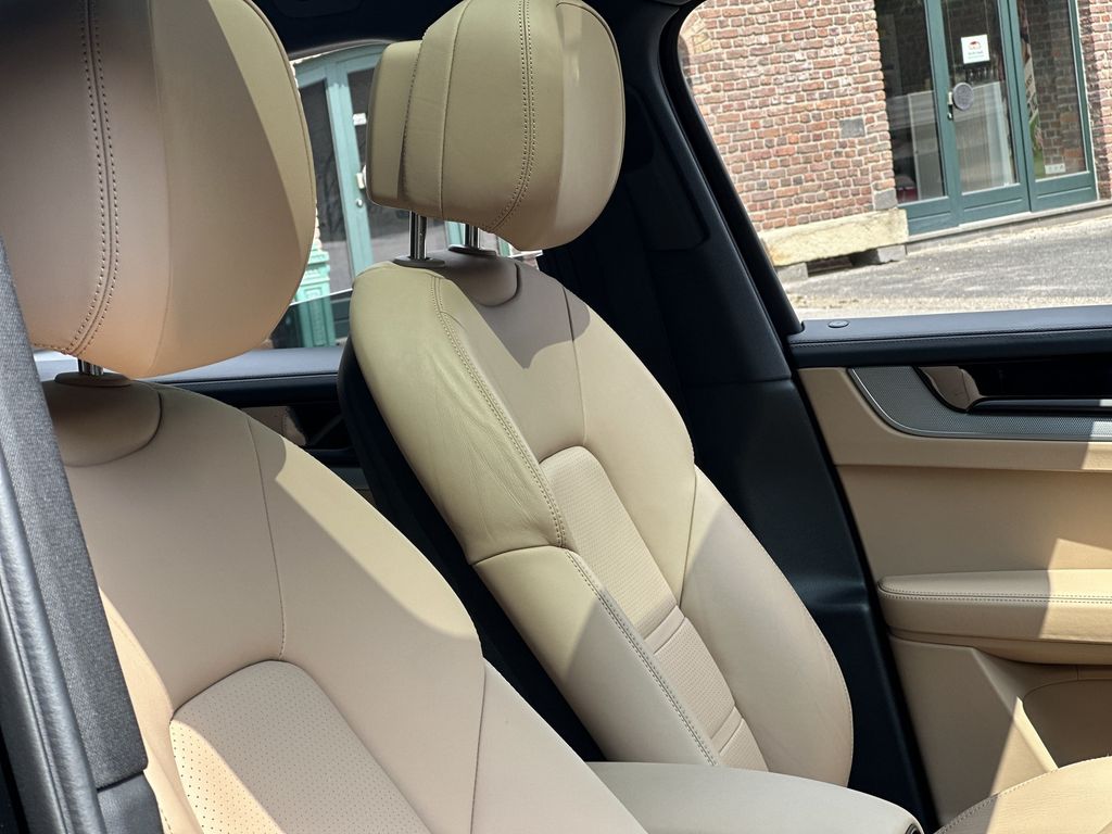 Porsche Cayenne 2025