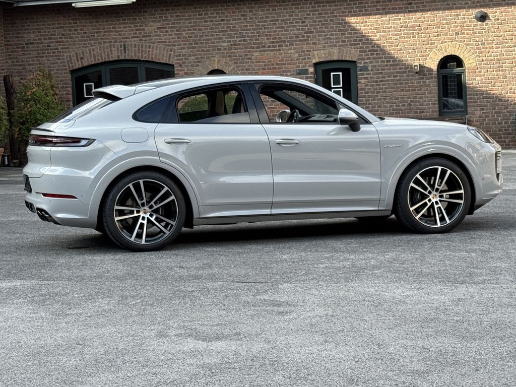Porsche Cayenne 2025