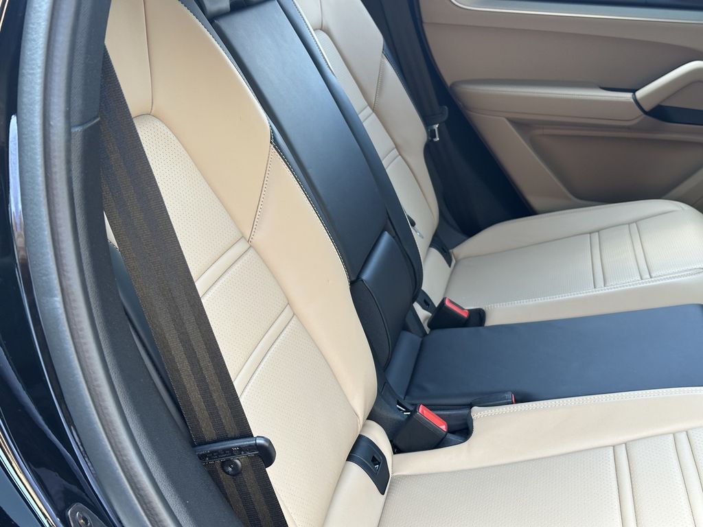 Porsche Cayenne 2025