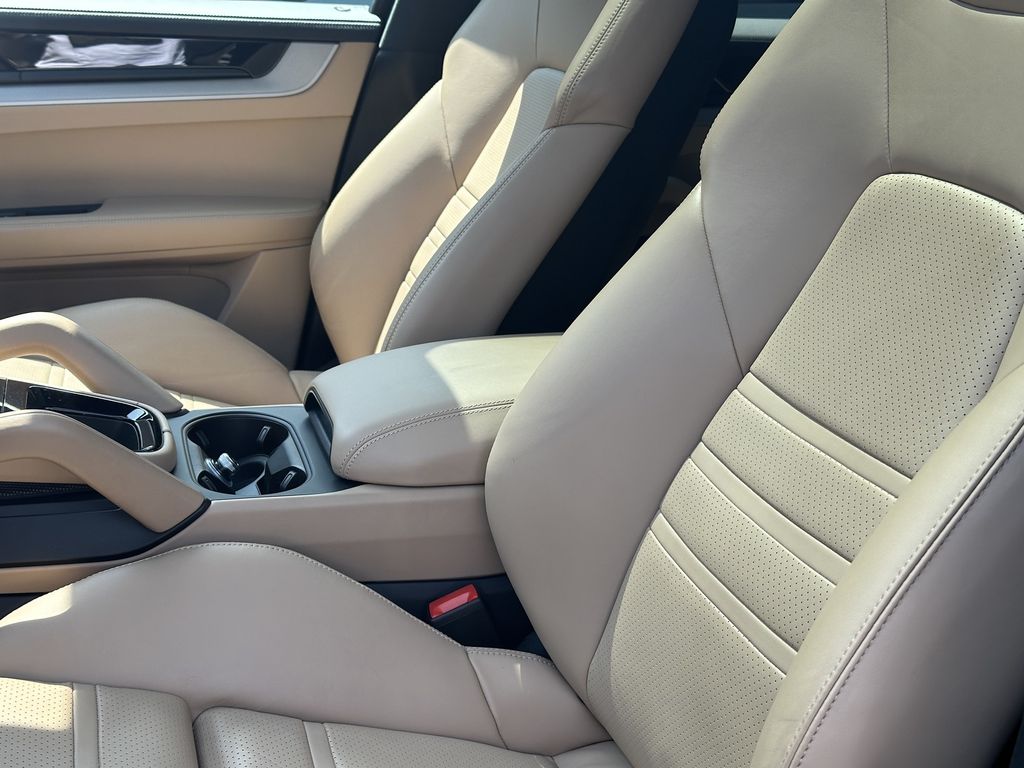 Porsche Cayenne 2025