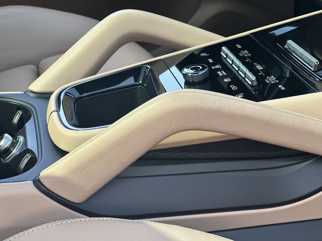 Porsche Cayenne 2025