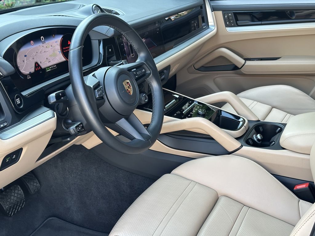 Porsche Cayenne 2025