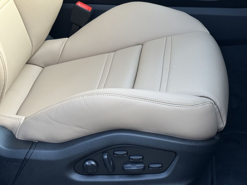 Porsche Cayenne 2025