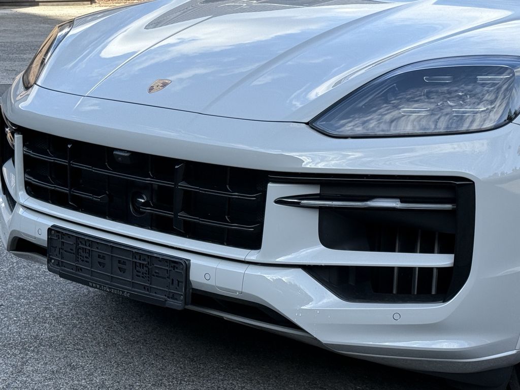 Porsche Cayenne 2025