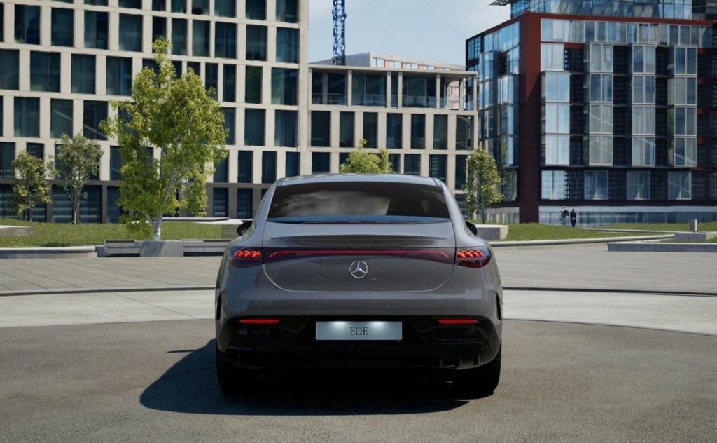 Mercedes-Benz EQE 2022