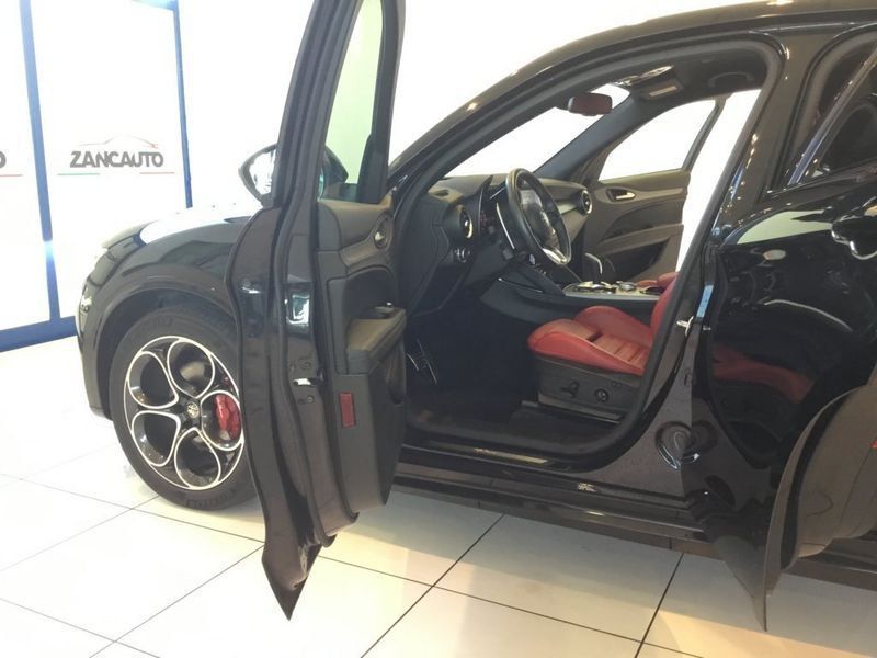 Alfa Romeo Stelvio 2025