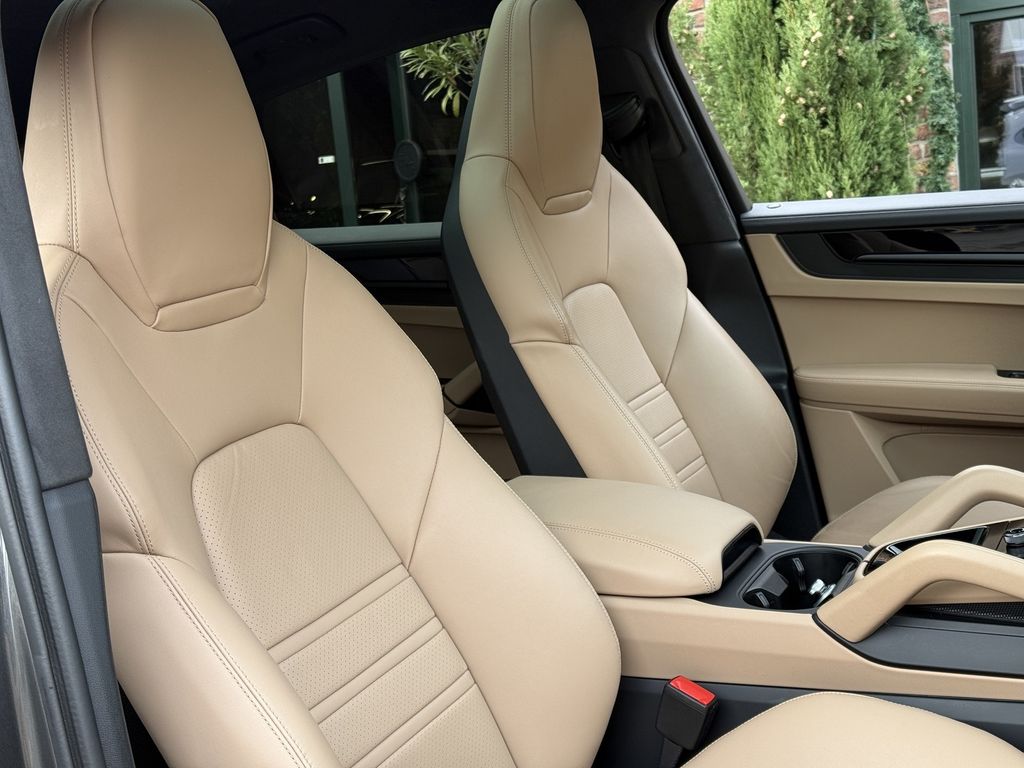 Porsche Cayenne 2024