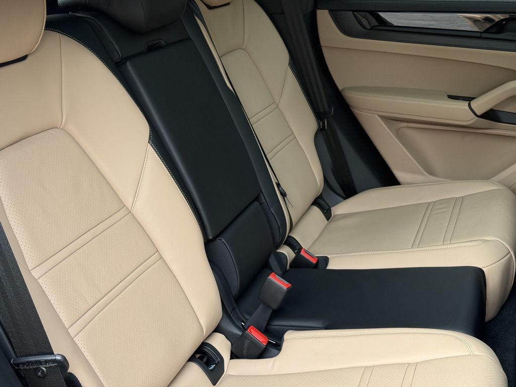 Porsche Cayenne 2024