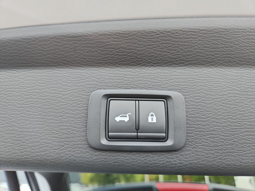 Mitsubishi Plug-in Hybrid Outlander 2025