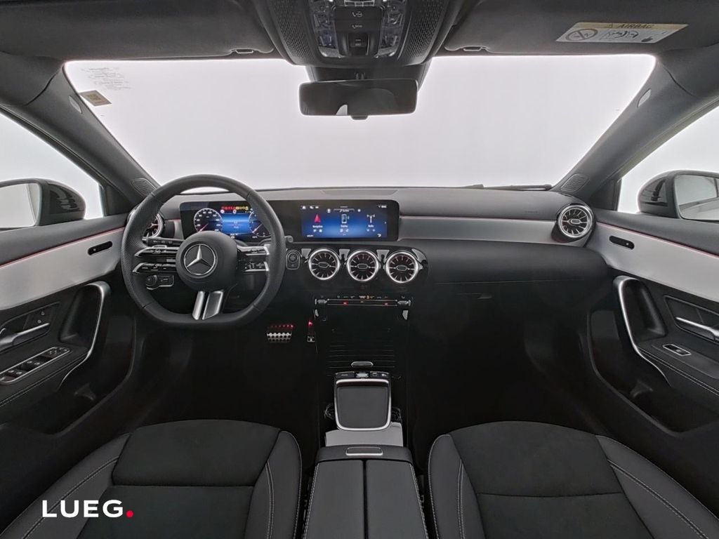 Mercedes-Benz A 220 2025