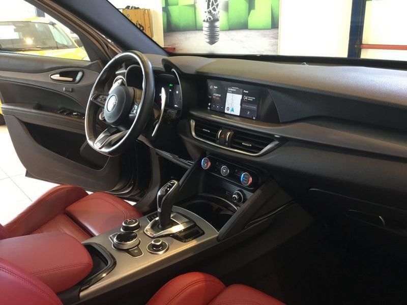 Alfa Romeo Stelvio 2025