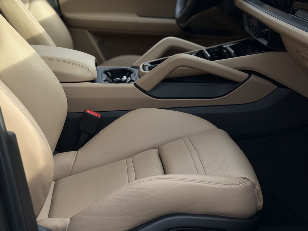 Porsche Cayenne 2024