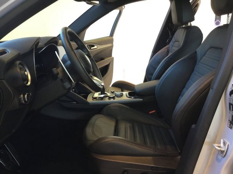 Alfa Romeo Stelvio 2025