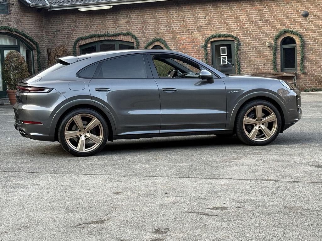 Porsche Cayenne 2025