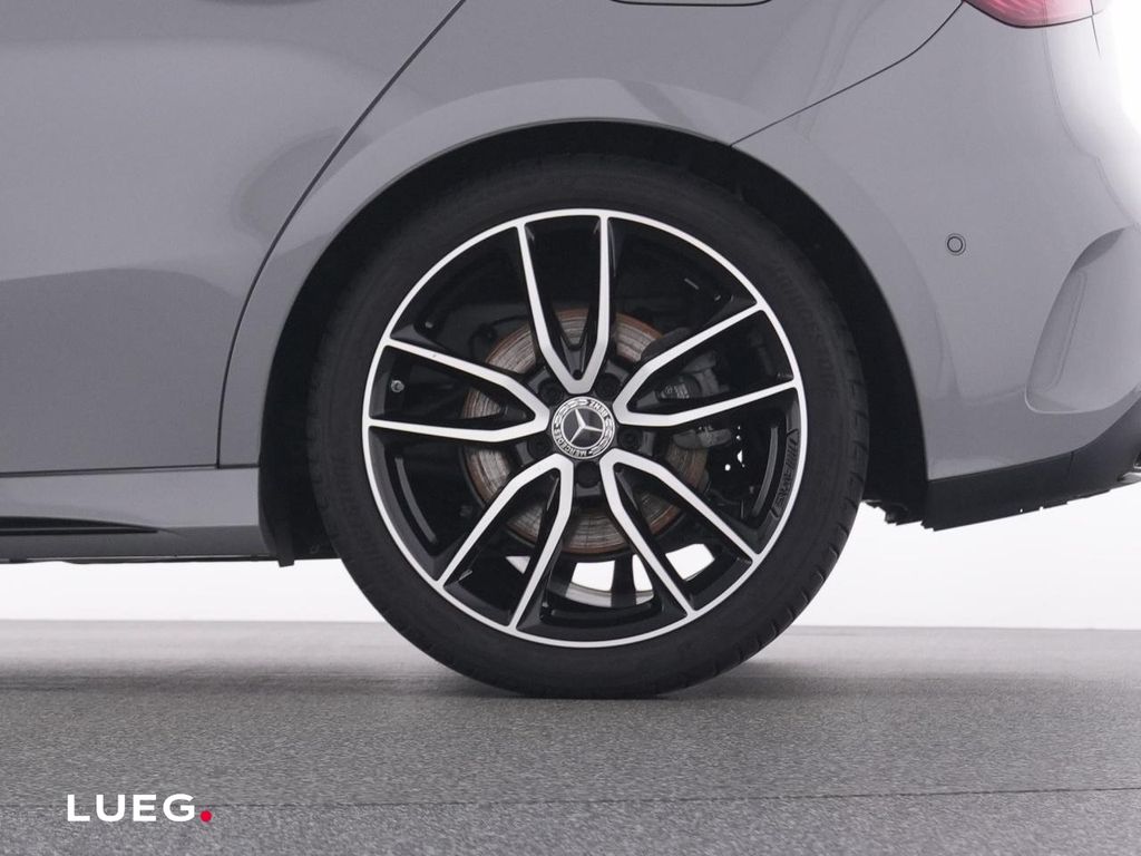 Mercedes-Benz A 220 2025