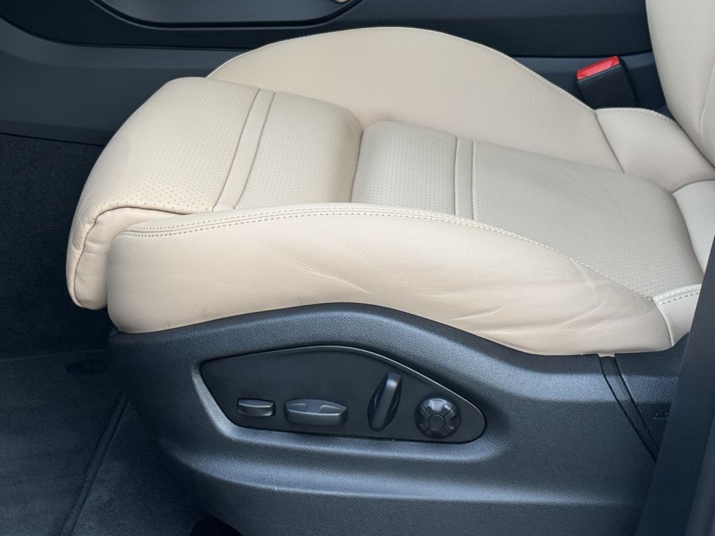 Porsche Cayenne 2025